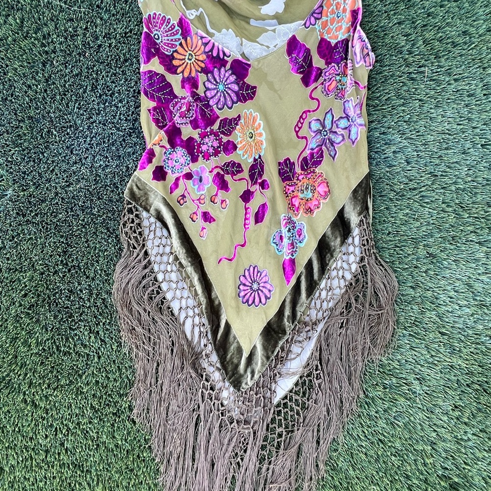 Beautiful Embroidered Shirt / Cover up - Picture 5 of 5